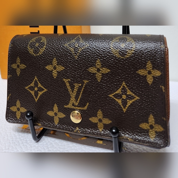 LOUIS VUITTON Monogram Bifold Wallet CT1003 - Picture 4 of 16